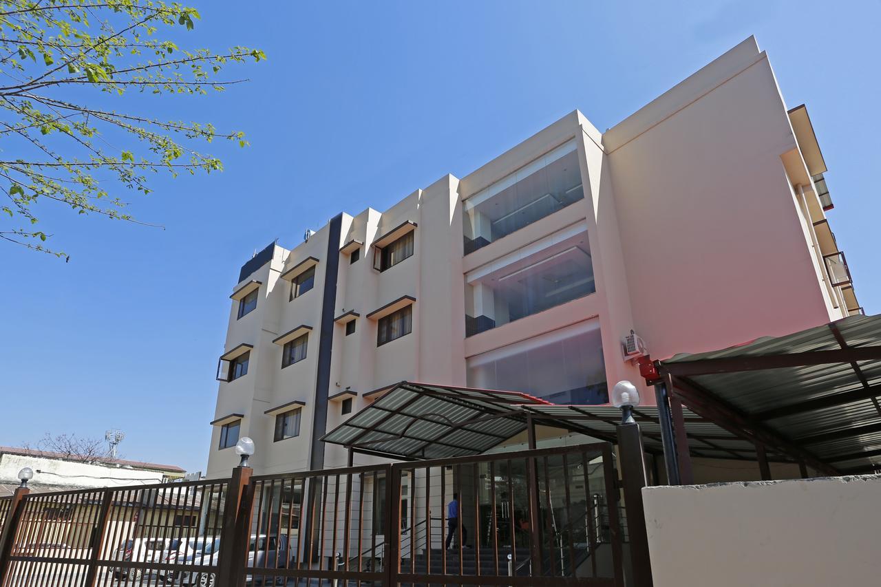 Hotel Vishnu Inn Dehradun Ngoại thất bức ảnh
