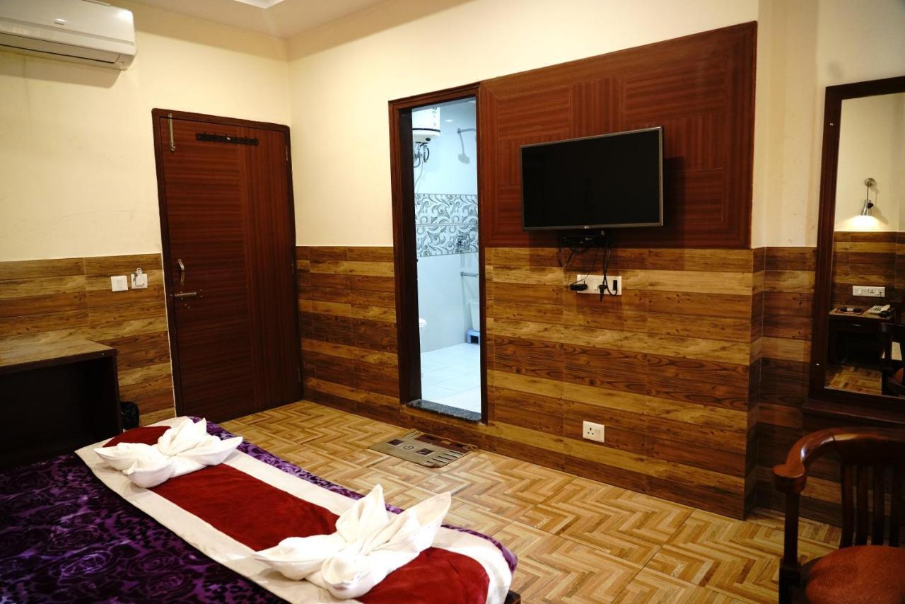 Hotel Vishnu Inn Dehradun Ngoại thất bức ảnh