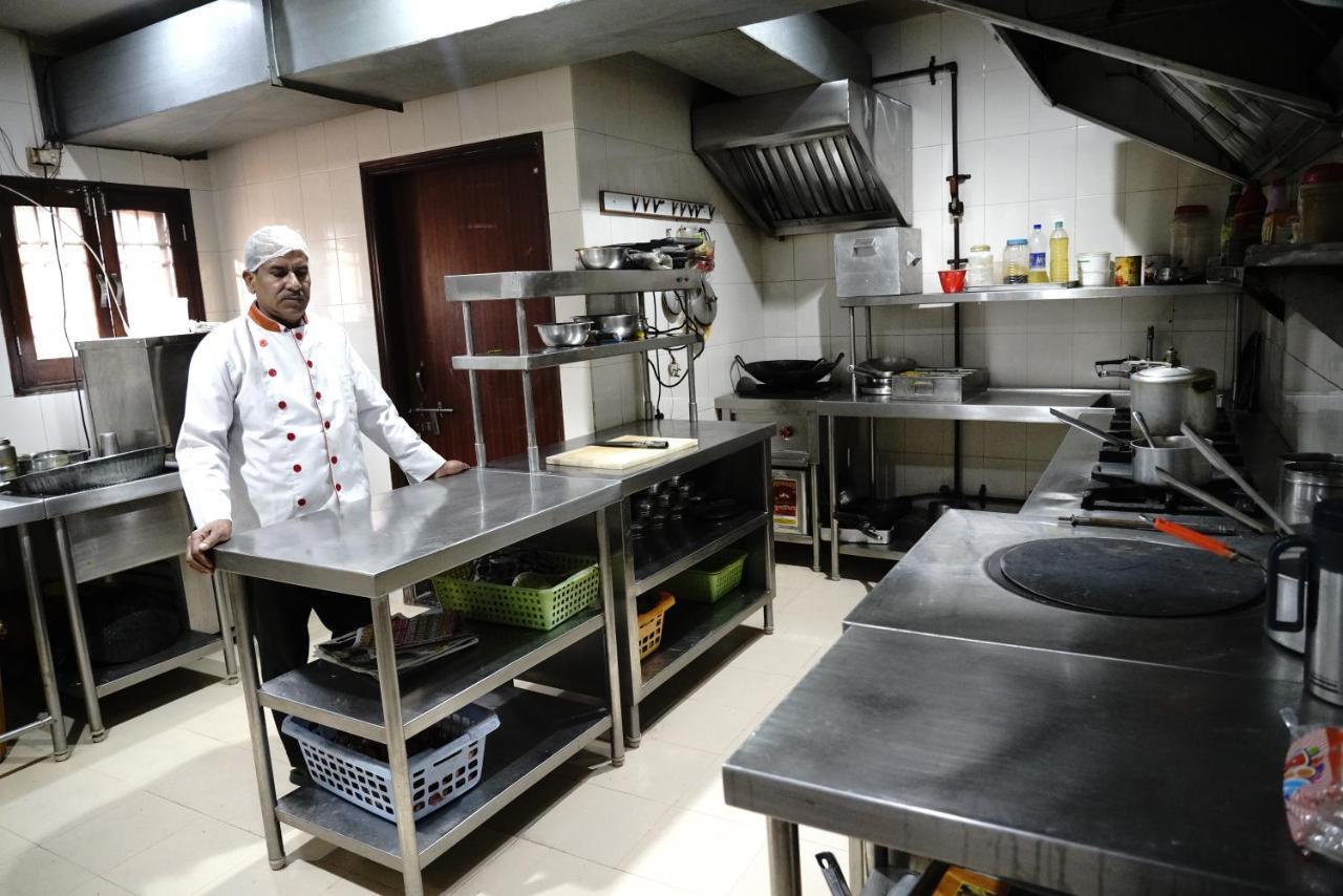 Hotel Vishnu Inn Dehradun Ngoại thất bức ảnh
